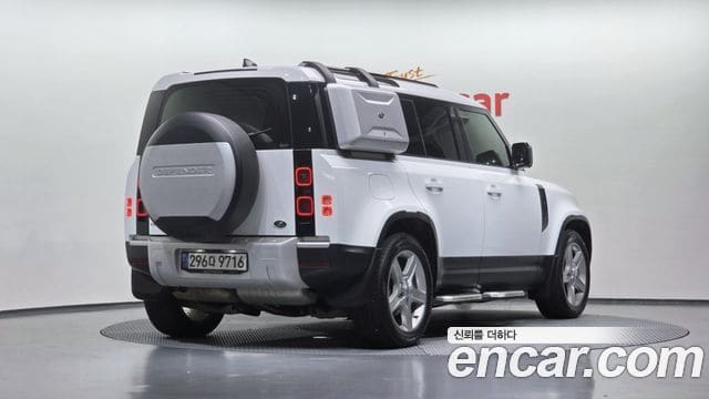 Land Rover Defender — фото 1