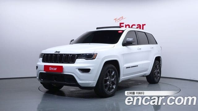Jeep Grand Cherokee — фото 1
