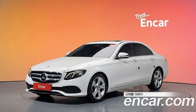 Mercedes-Benz E-Class — фото 1