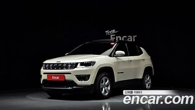 Jeep Compass — фото 1