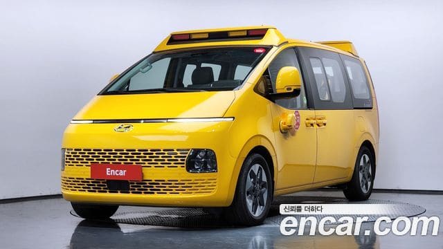 Hyundai Staria — фото 1