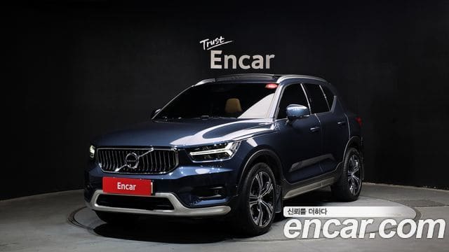 Volvo XC40 — фото 1