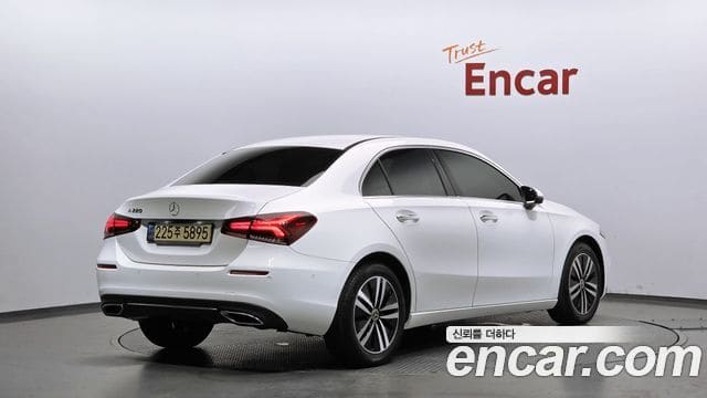 Mercedes-Benz A-Class — фото 1