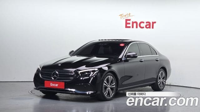 Mercedes-Benz E-Class — фото 1