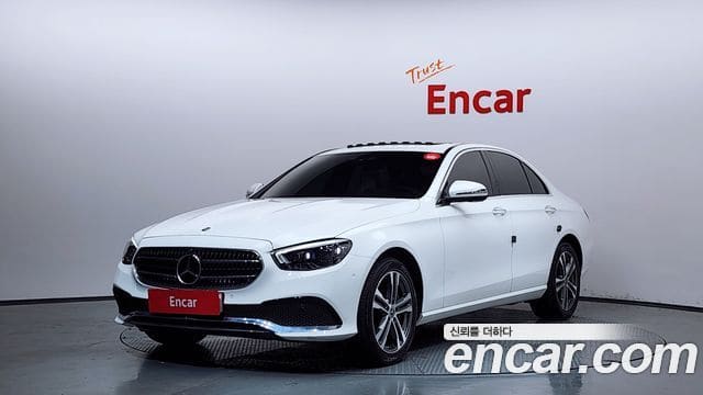Mercedes-Benz E-Class — фото 1
