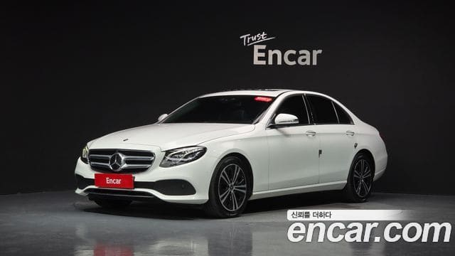 Mercedes-Benz E-Class — фото 1