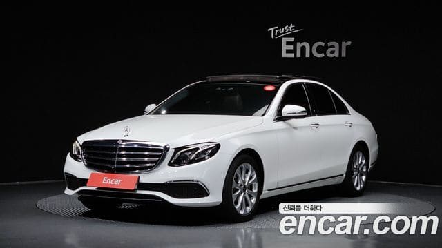 Mercedes-Benz E-Class — фото 1