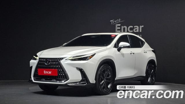 Lexus NX350h — фото 1