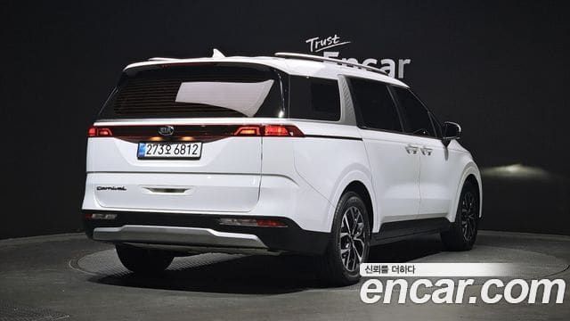 Kia Carnival — фото 1