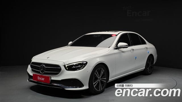 Mercedes-Benz E-Class — фото 1