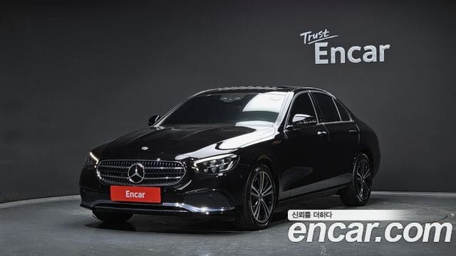 Mercedes-Benz E-Class — фото 1