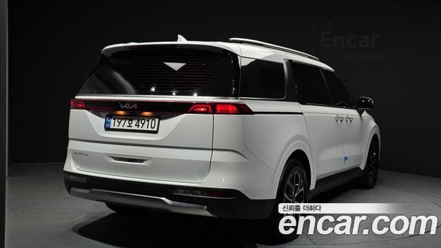 Kia Carnival — фото 1