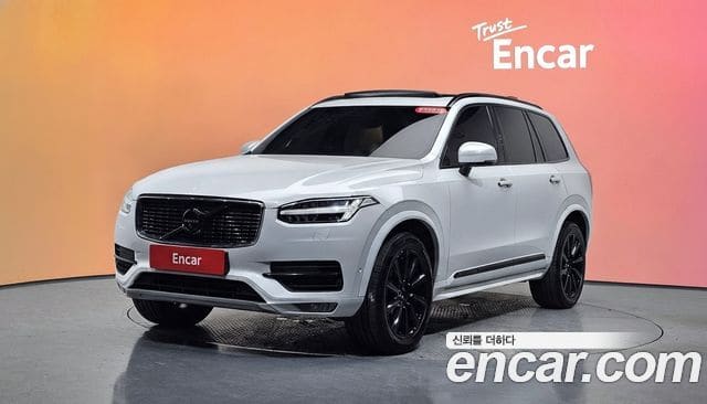 Volvo XC90 — фото 1