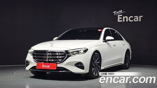 Mercedes-Benz E-Class — фото 1