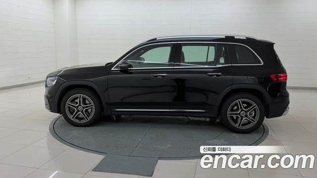 Mercedes-Benz GLB-Class — фото 1