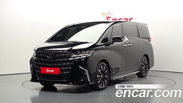 Toyota Alphard — фото 1