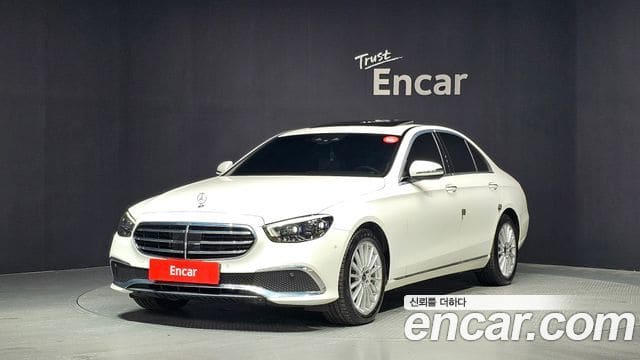 Mercedes-Benz E-Class — фото 1