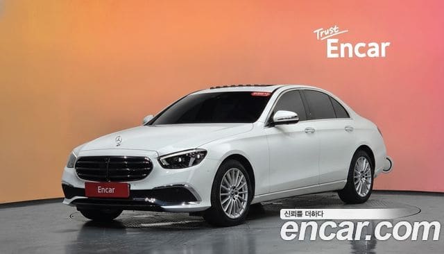 Mercedes-Benz E-Class — фото 1