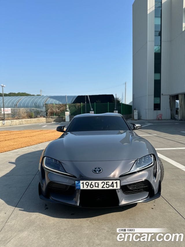Toyota Supra — фото 1
