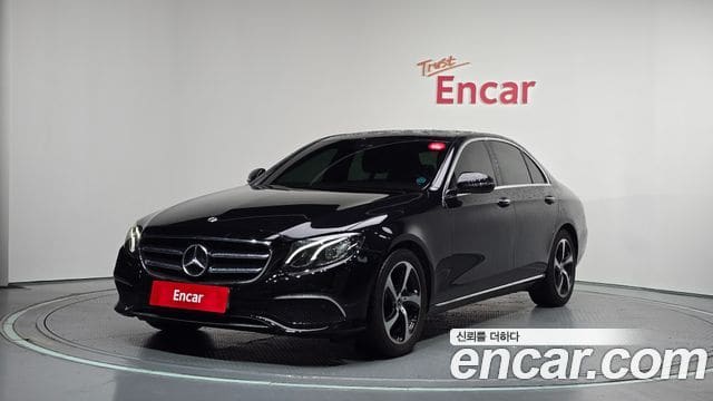 Mercedes-Benz E-Class — фото 1