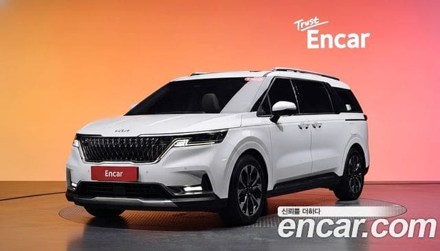 Kia Carnival — фото 1