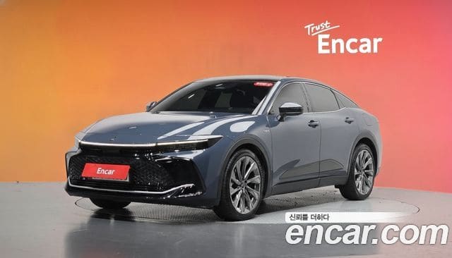 Toyota Crown Crossover — фото 1