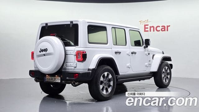 Jeep Wrangler — фото 1
