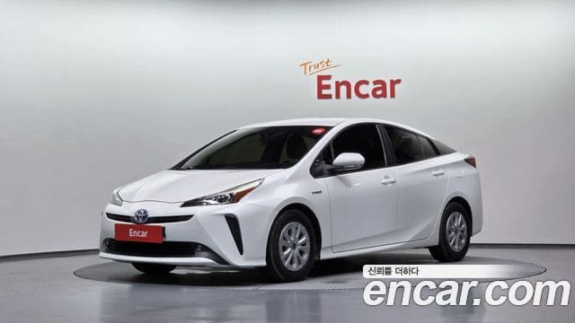 Toyota Prius — фото 1