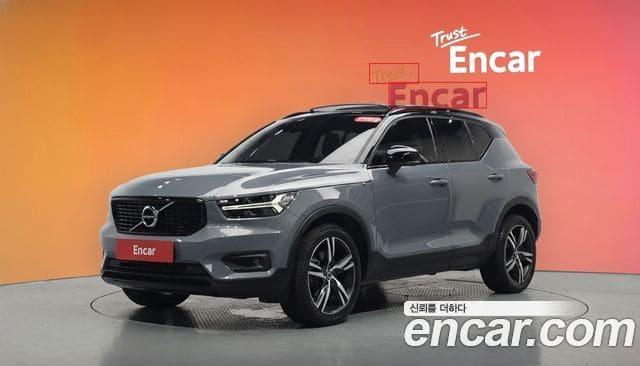 Volvo XC40 — фото 1