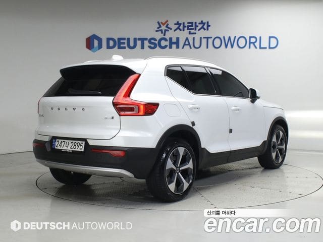 Volvo XC40 — фото 1