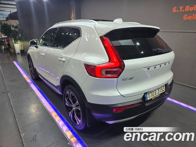Volvo XC40 — фото 1
