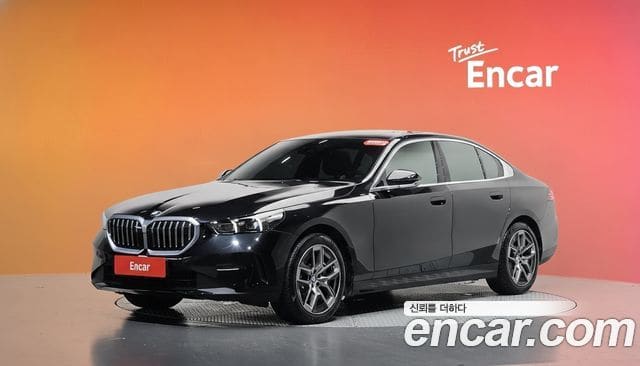 BMW 5 Series — фото 1