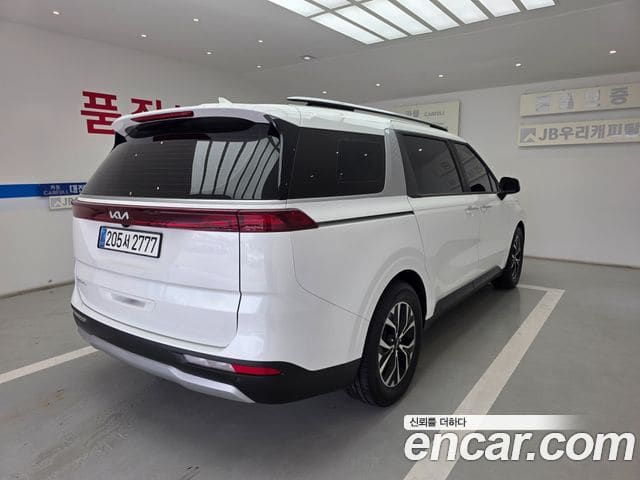 Kia Carnival — фото 1