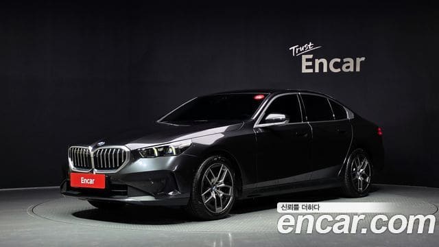 BMW 5 Series — фото 1
