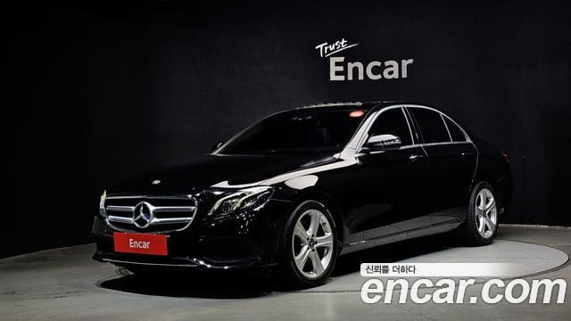 Mercedes-Benz E-Class — фото 1