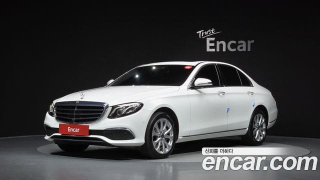 Mercedes-Benz E-Class — фото 1