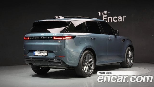 Land Rover Range Rover Sport — фото 1