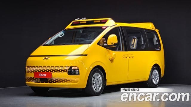 Hyundai Staria — фото 1