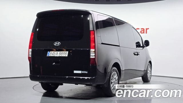 Hyundai Staria — фото 1