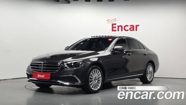 Mercedes-Benz E-Class — фото 1