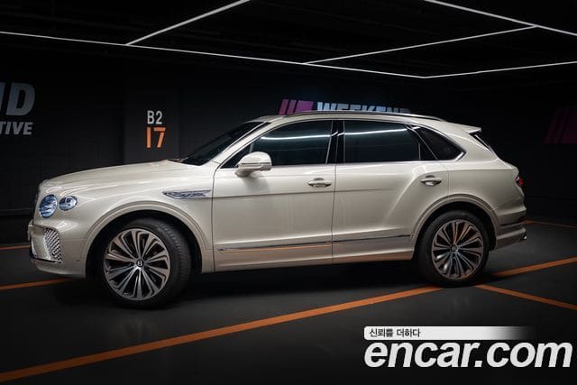Bentley Bentayga — фото 1