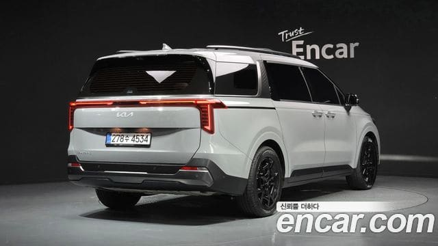 Kia Carnival — фото 1