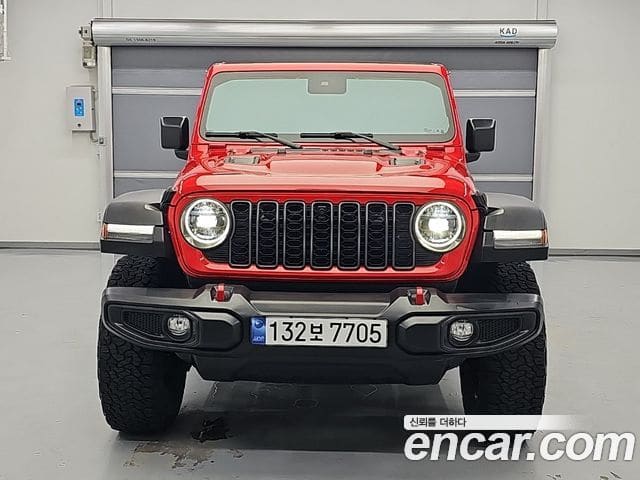 Jeep Wrangler — фото 1