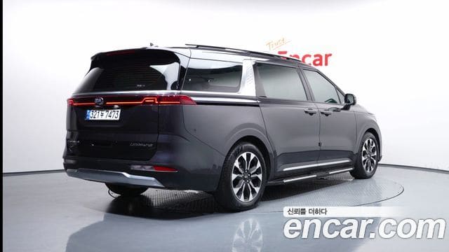 Kia Carnival — фото 1