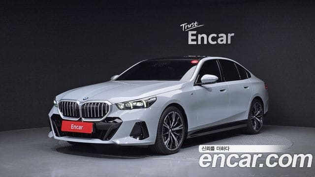 BMW 5 Series — фото 1