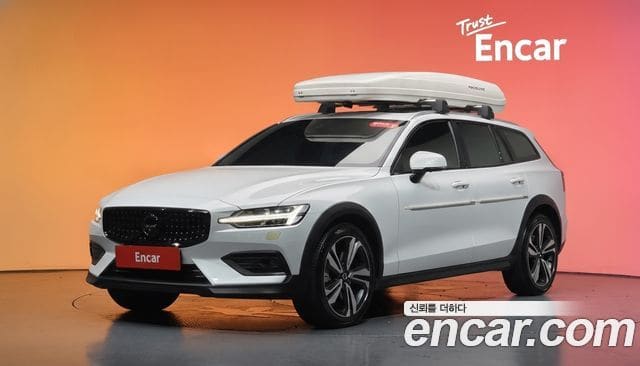 Volvo V60 Cross Country — фото 1