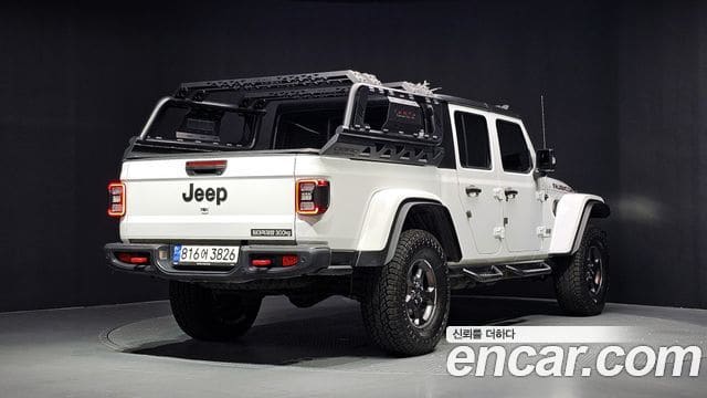 Jeep Gladiator — фото 1