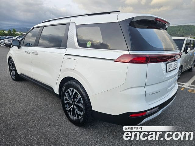 Kia Carnival — фото 1