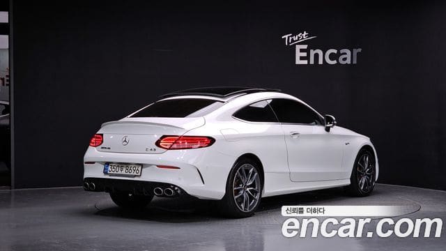 Mercedes-Benz C-Class — фото 1