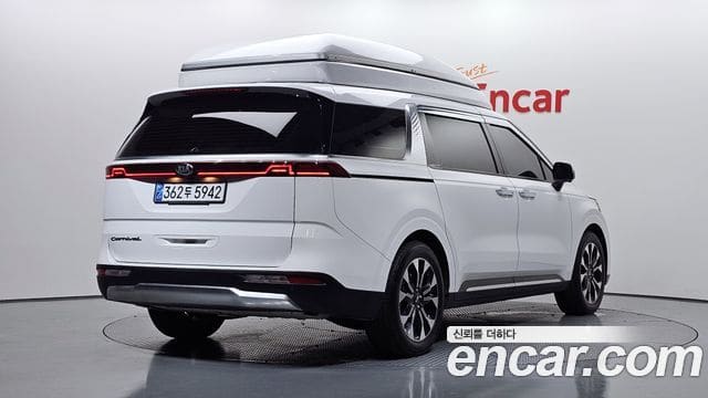 Kia Carnival — фото 1